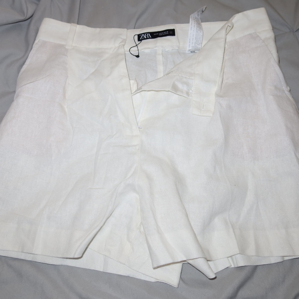 White Highwaisted shorts ZARA Size: MEDIUM